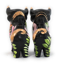 Load image into Gallery viewer, Toritos de Pucara Ceramic. Little Pucara Bulls. 4.75&quot; Tall Set of 2